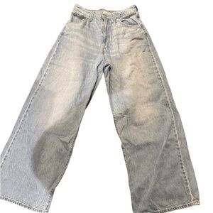 Levi’s Cinch Baggy Jeans